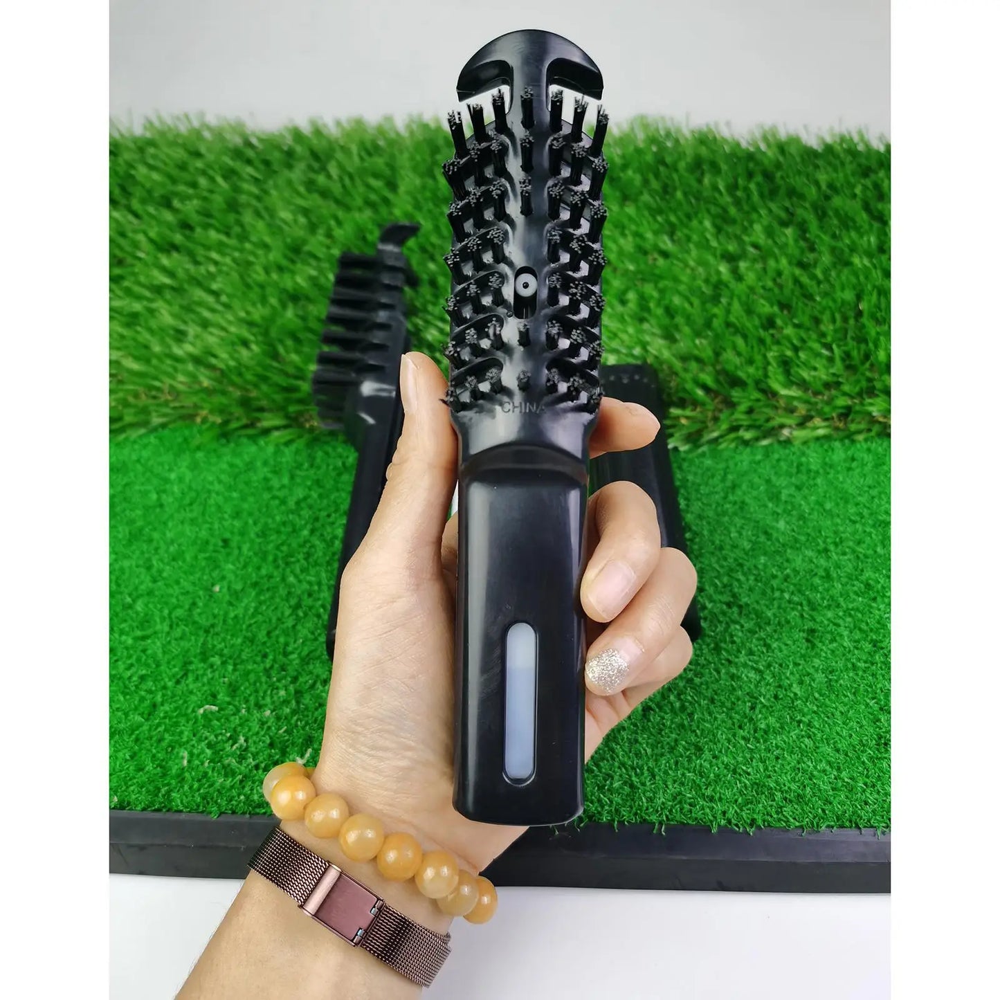 Portable Golf Club Groove Cleaning Brush with Water Spray Tube Nylon Bristles for Golf Ball Washer and Iron Sharpener