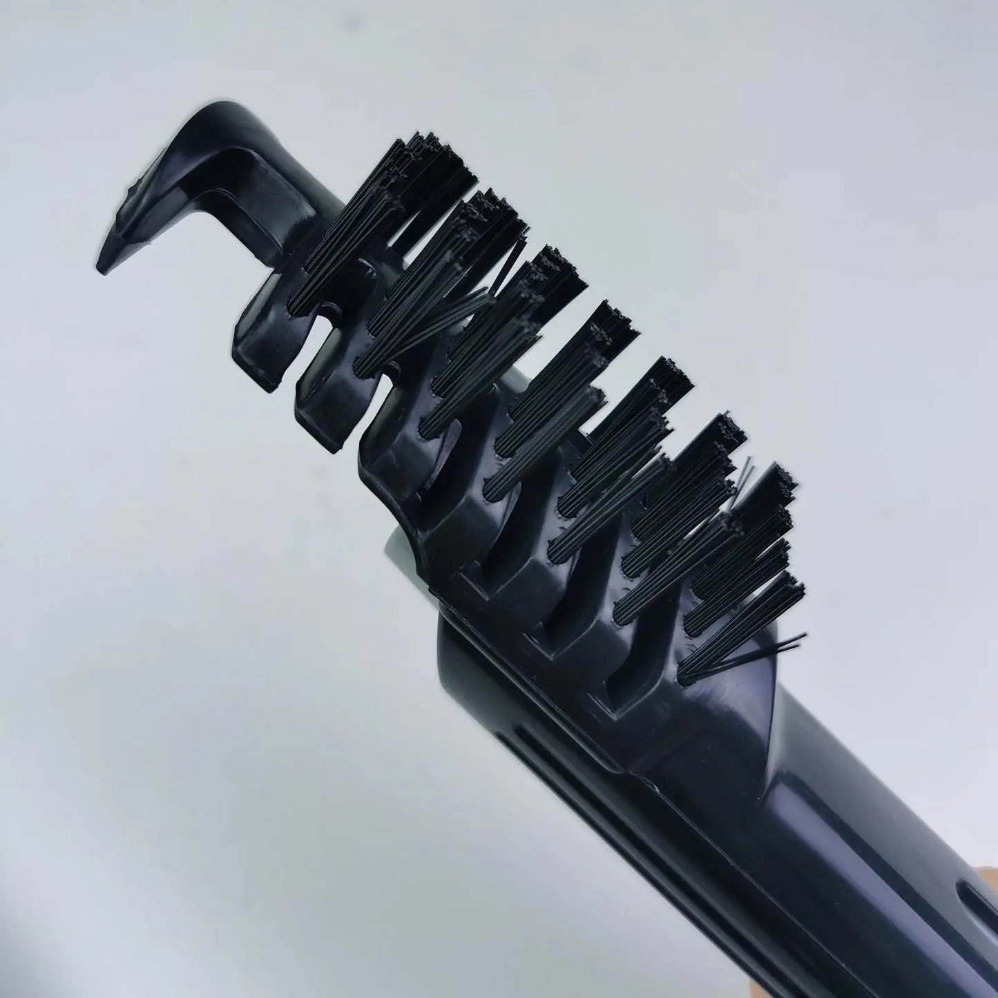 Portable Golf Club Groove Cleaning Brush with Water Spray Tube Nylon Bristles for Golf Ball Washer and Iron Sharpener